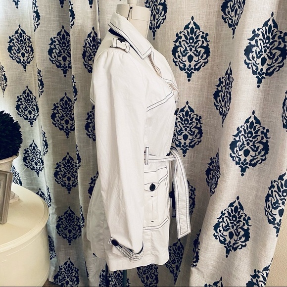 Banana Republic Trench Coat - Picture 4 of 7